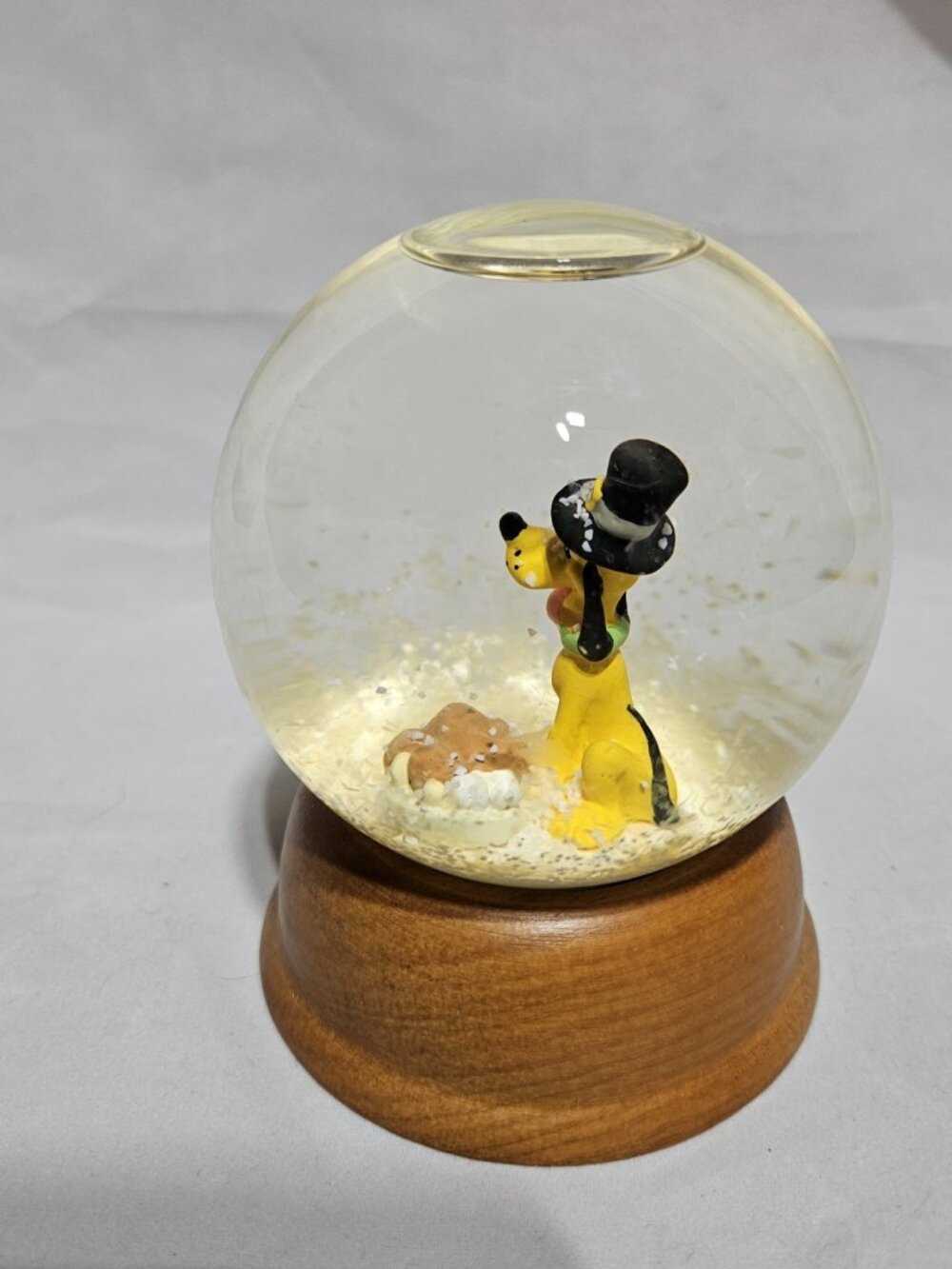 Disney NE Pluto Thanksgiving Holiday Crystal Snow Globe Vintage Limited Edition - Picture 2 of 12